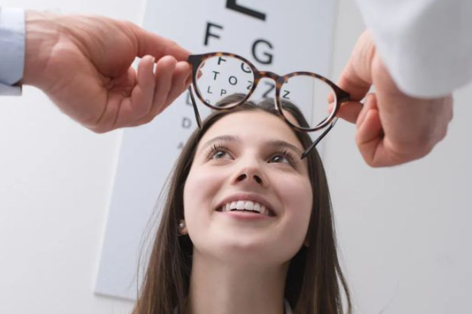 近視手術(shù)全飛秒后會不會有后遺癥?