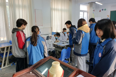 沃瑞眼科走進(jìn)安慶九中，開(kāi)展眼健康公益體檢活動(dòng)