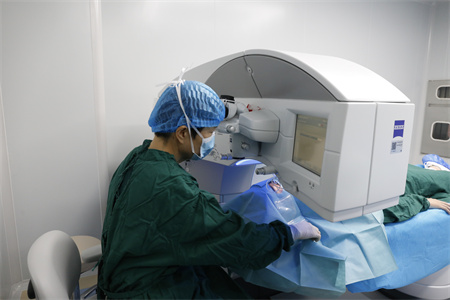 角膜激光近視手術的術后注意事項